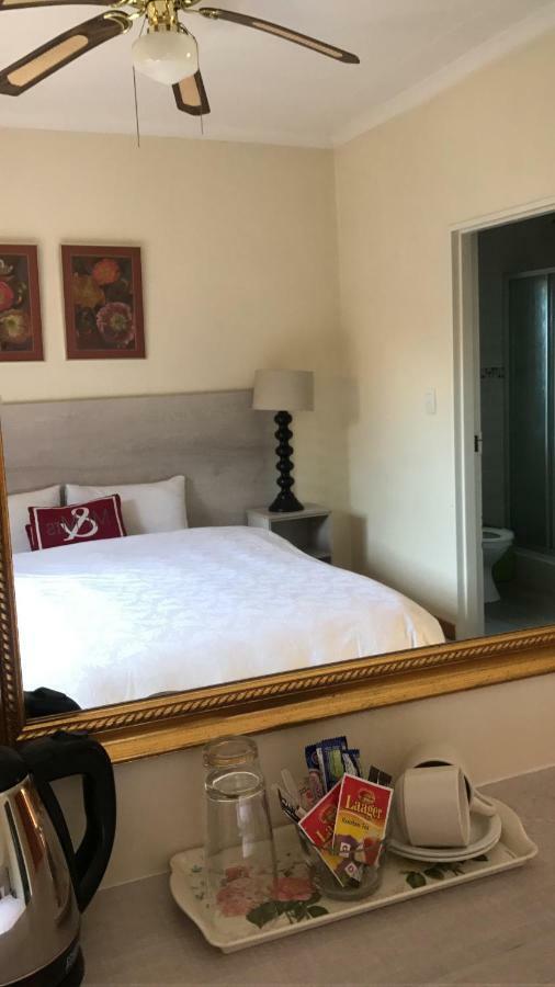 Queenspark Lodge Bloemfontein Luaran gambar