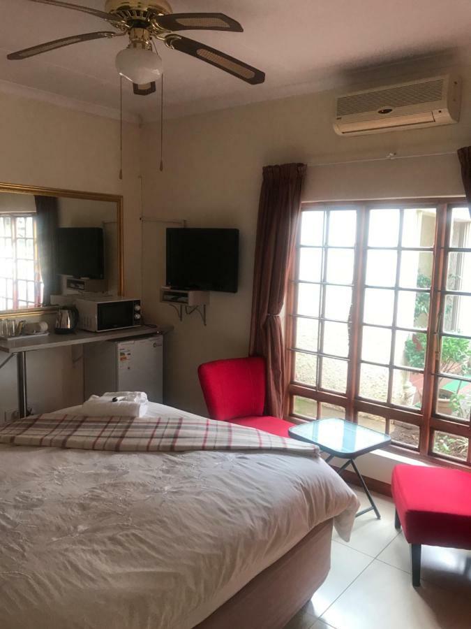 Queenspark Lodge Bloemfontein Luaran gambar